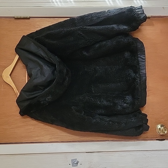 Beautiful Reversible Leather Bomber Jacket - Picture 6 of 6